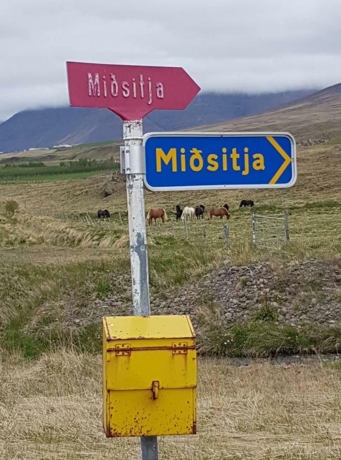 Midsitja Villa Varmahlíð Exteriör bild
